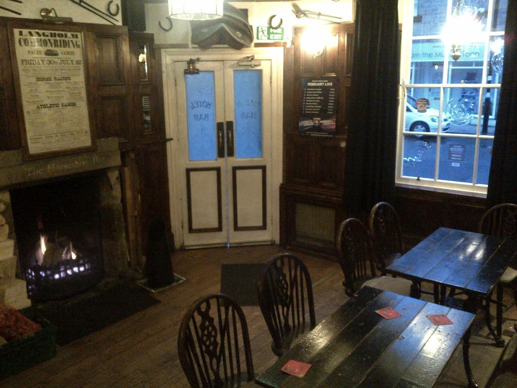 Crown Hotel Langholm Eksteriør bilde