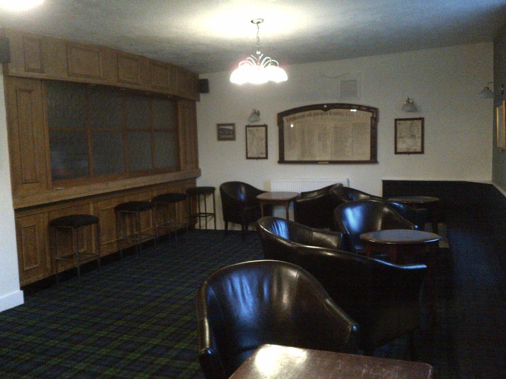 Crown Hotel Langholm Eksteriør bilde